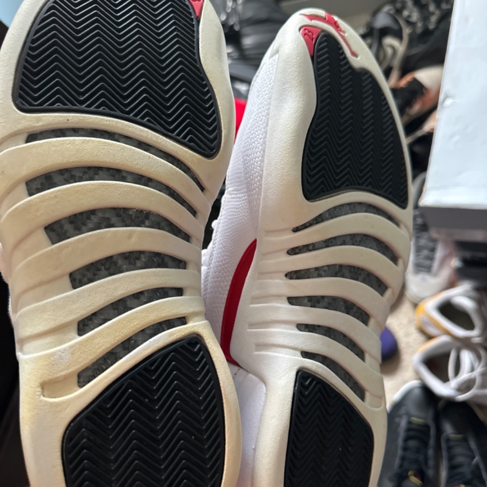 Jordan 12 - Picture 4 of 4